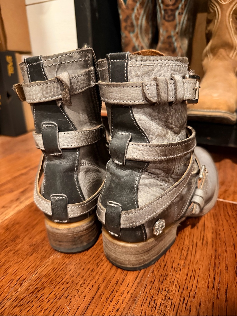 Freebirds! Women's Gray Strappy Leather Ankle Boots - Picture 2 of 4